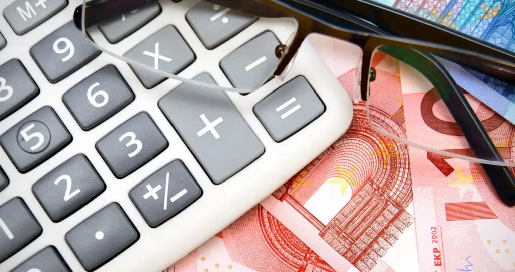 consejos para comprar una farmacia en España cálculo de inversión e impuestos al comprar farmacia